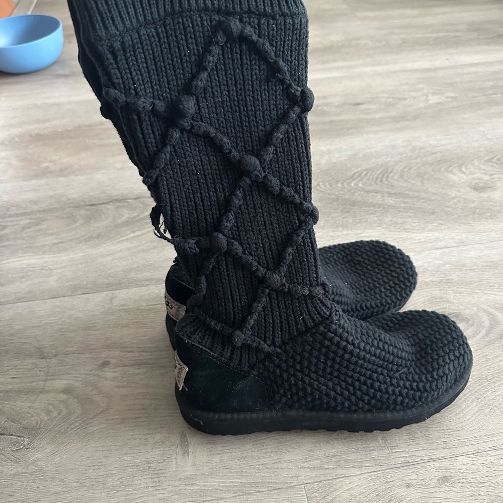 Good used condition crochet Uggs